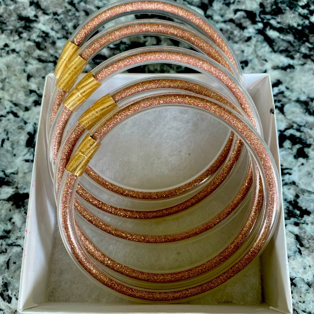 𝑨𝒍𝒍 𝑾𝒆𝒂𝒕𝒉𝒆𝒓 Bangles ❤️❤️
